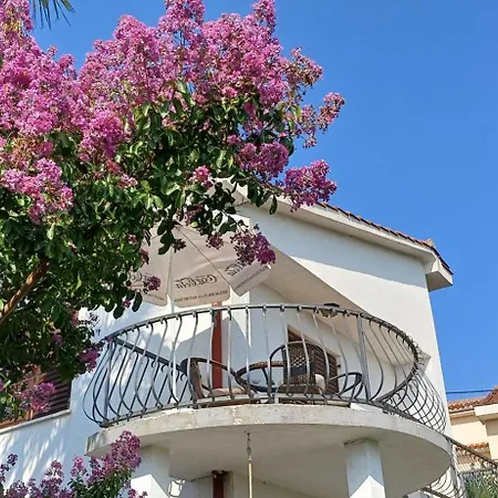 Gismondi Apartament *